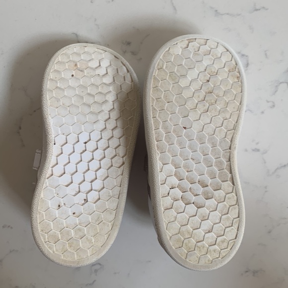 Girls Adidas - Picture 6 of 7